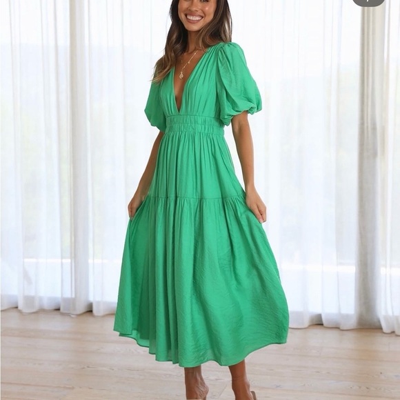 Billy J Dresses & Skirts - Billy J Green Puff Sleeve Flowy Midi Dress, 8
